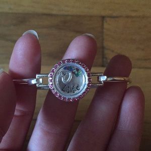 Love Life bracelet 💗